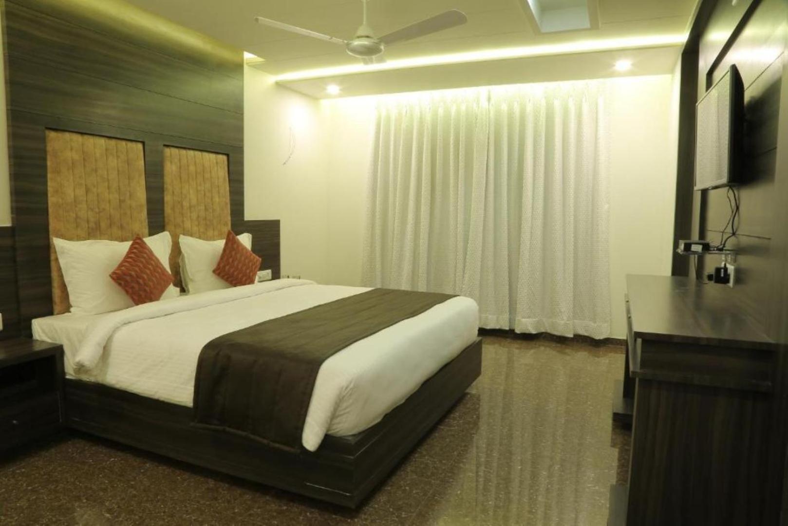 Hotel Roma Kristo Dwārka 外观 照片