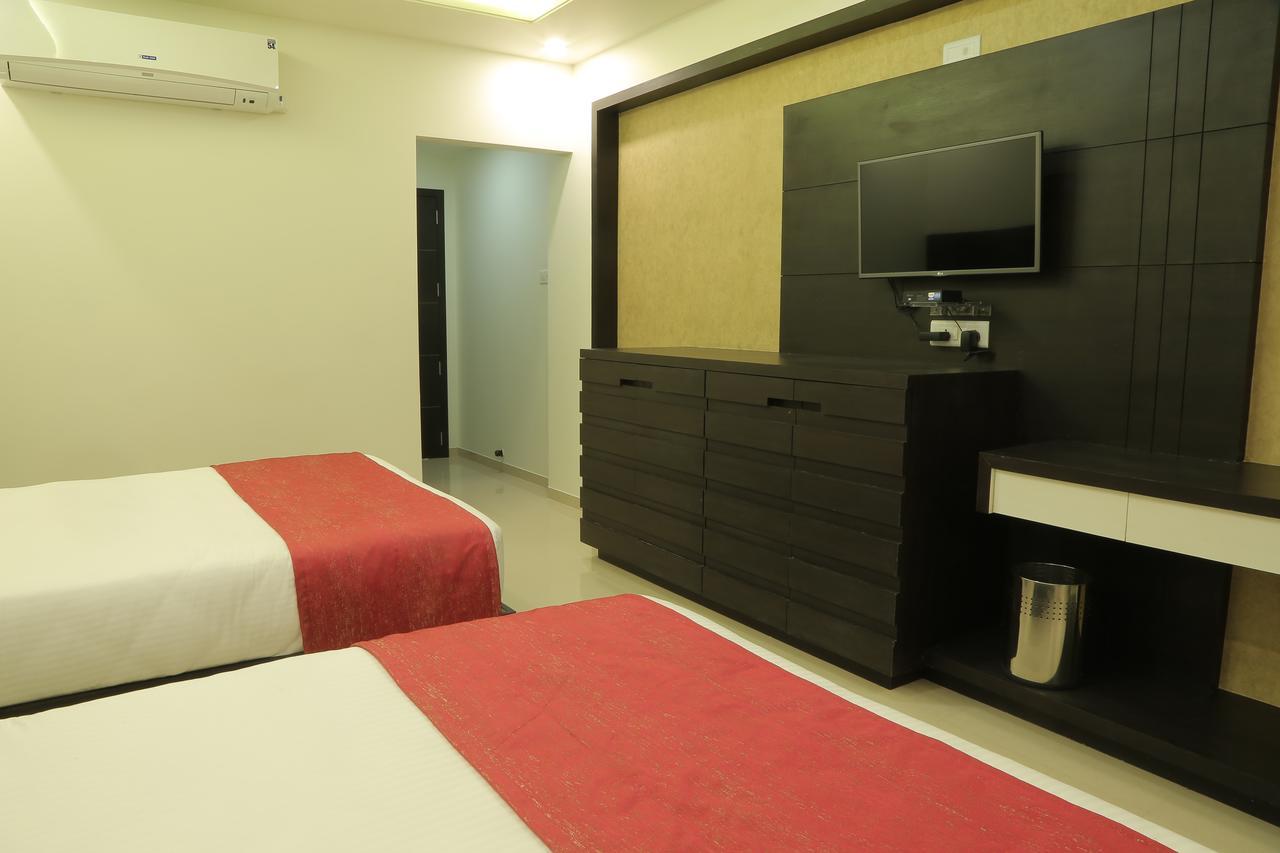 Hotel Roma Kristo Dwārka 外观 照片