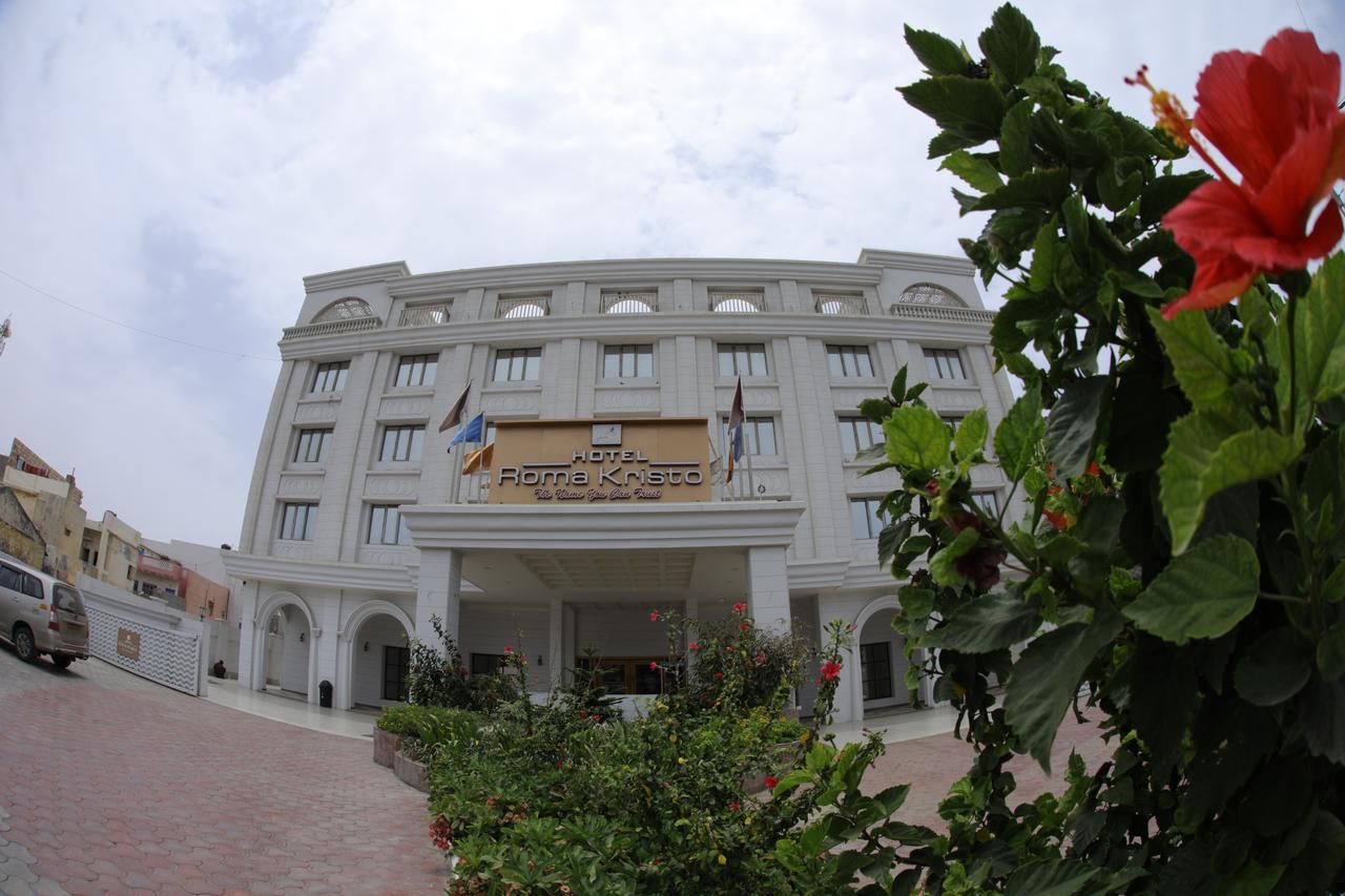 Hotel Roma Kristo Dwārka 外观 照片