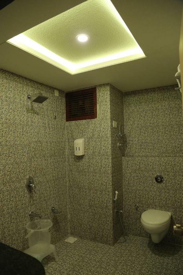 Hotel Roma Kristo Dwārka 外观 照片